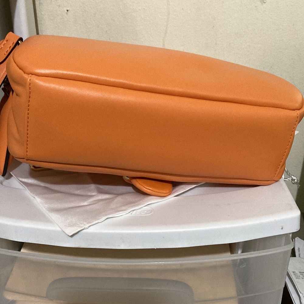 Coach Tabby 26 shoulder bag in Candied pillow leather - Picture 4 of 16